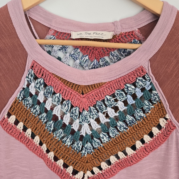 WE THE FREE Women's Pink And Teal Patterned  Coton Linen Blend Top - Picture 2 of 16